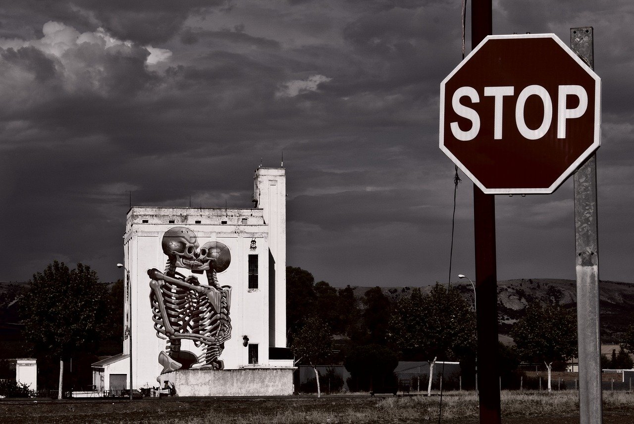 stop, halloween, no trespassing